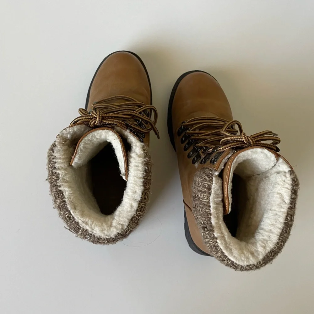 Outdoor style ankle boots - Picture 11 of 16